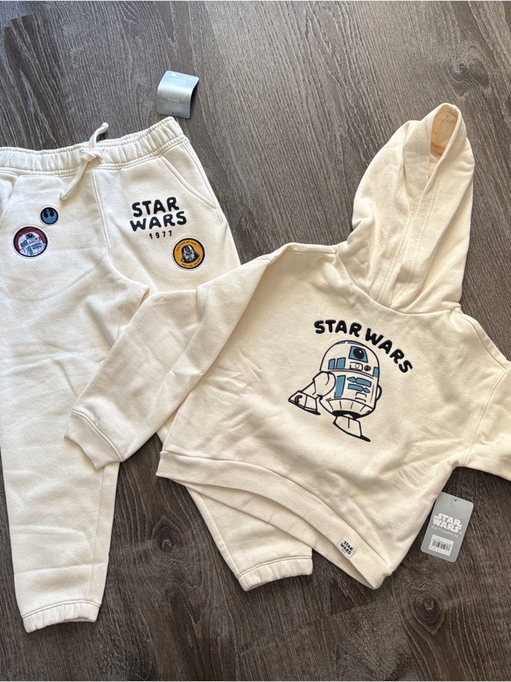 Star Wars Cream Hoodie & Jogger Set with R2-D2 Graphics